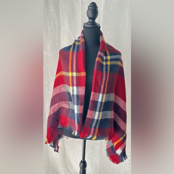JustFab Accessories - ✨Just Fab Plaid Blanket Scarf 🧣. Good/Fair condition✨